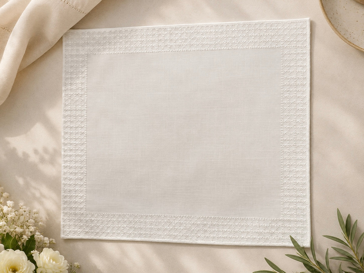 Stain Resistan White Cloth Placemat (set of 4)