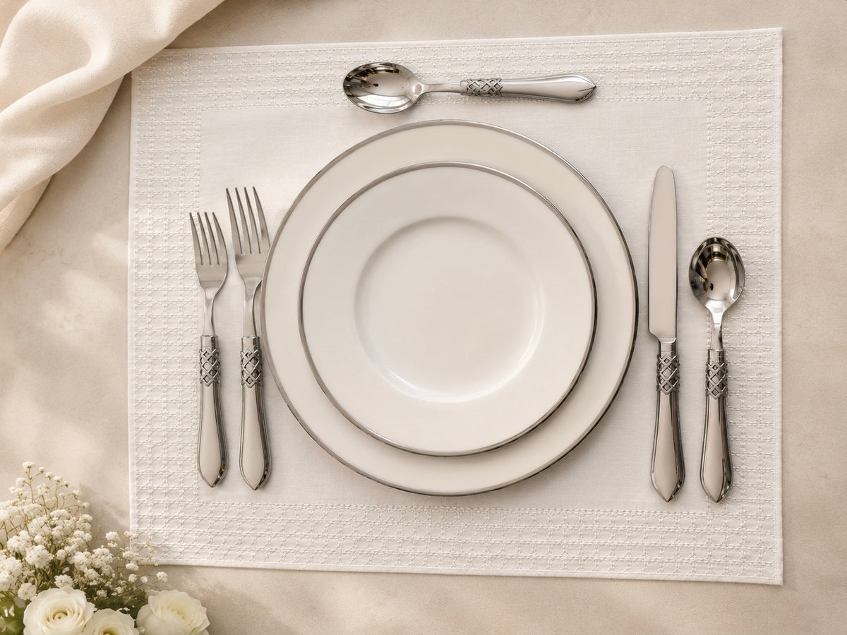 Stain Resistan White Cloth Placemat (set of 4)